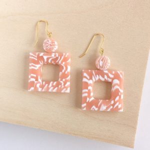 Shell Square Earrings In Pale Salmon Pink - Gold Plated Hooks