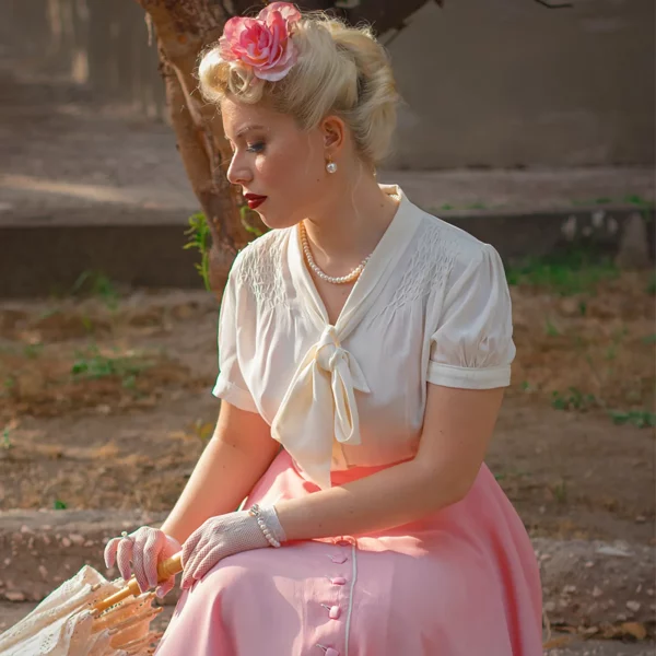 Eva Pussy Bow Blouse Short Sleeve in Cream