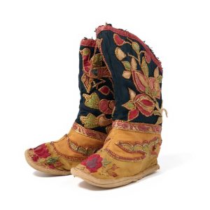 Paire de bottes enfant en soie et coton polychrome fils d'or